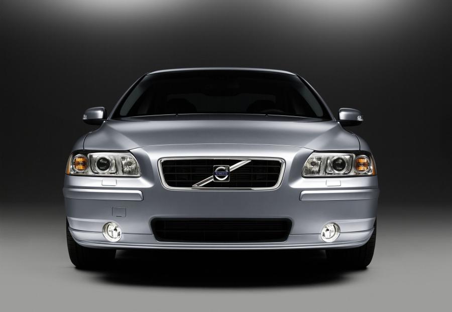  Volvo S60 T5 2007 года  (фото 3 из 17)